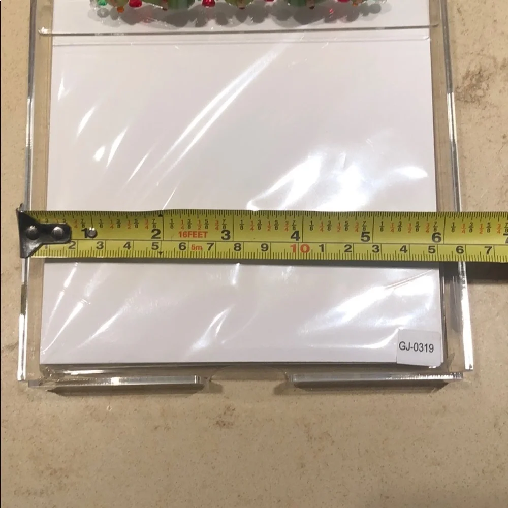 Square 6 x 6” pack of palate in an acrylic holder
